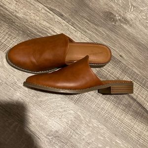 Universal Thread mules